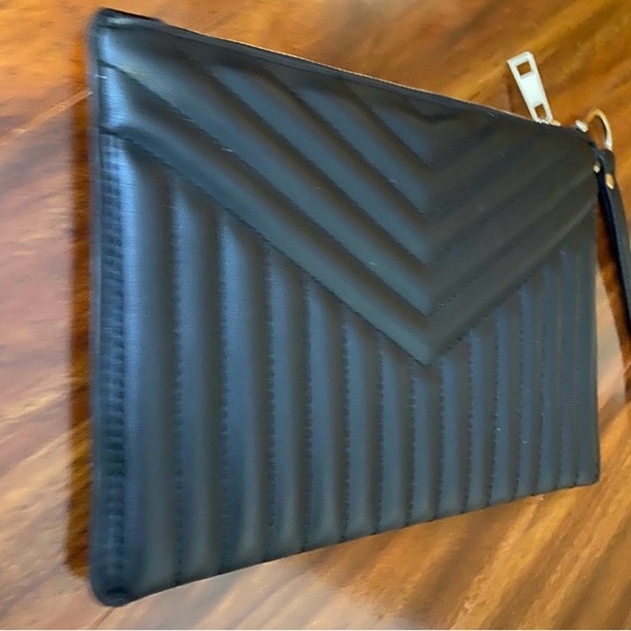 Elegant Black Quilted foam Clutch like new  9”x7” - Picture 2 of 9